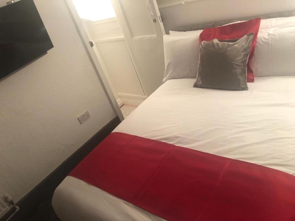 Kirubash Central Pier Hotel, Blackpool